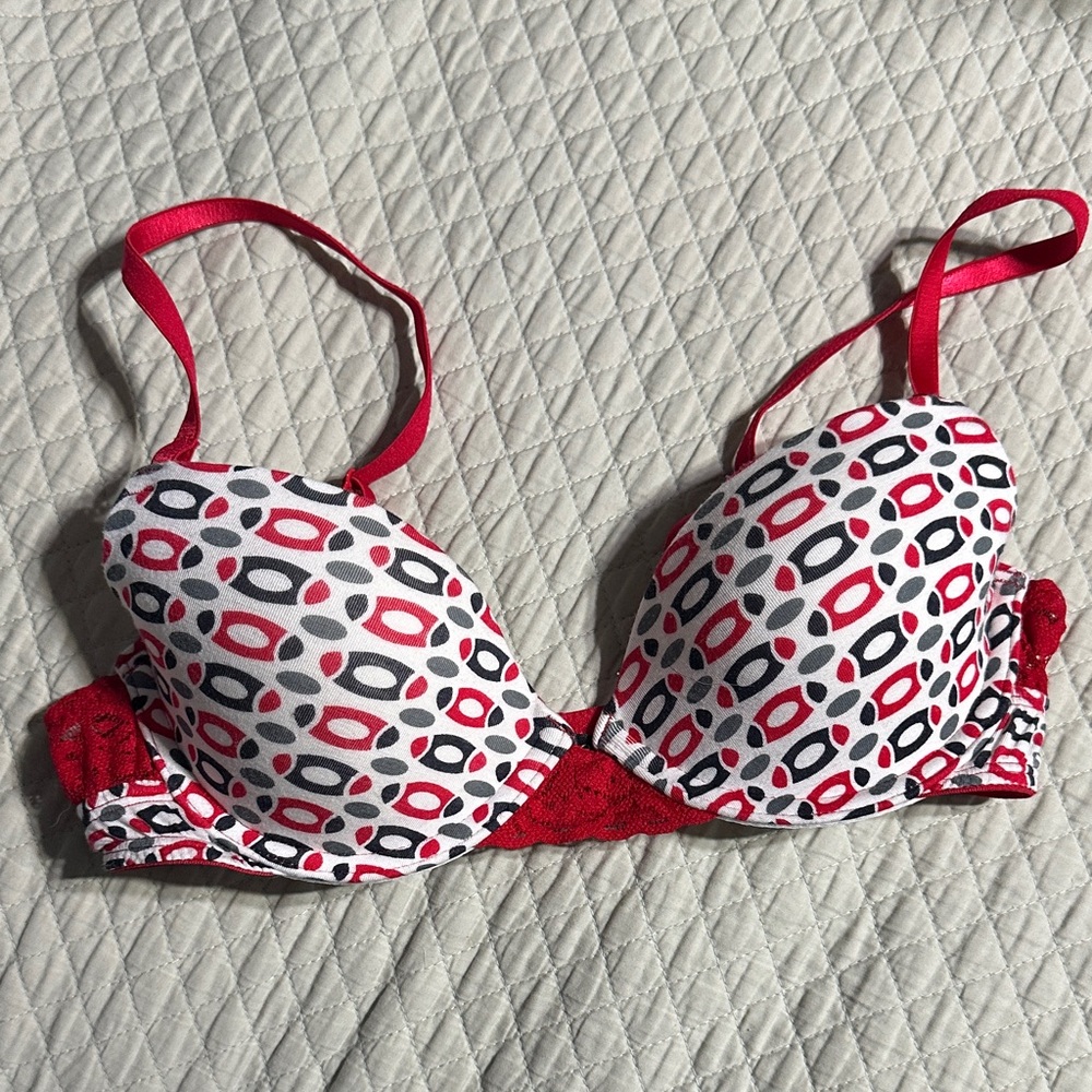 Elegant Red and Black Patterned Bra